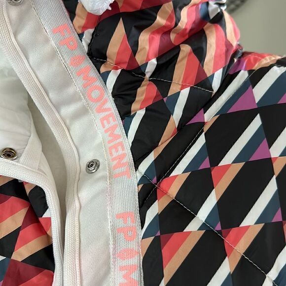 NWT Free People Chill Out Puffer Pancho Jacket Packable Activewear Sleeveless - Picture 5 of 17